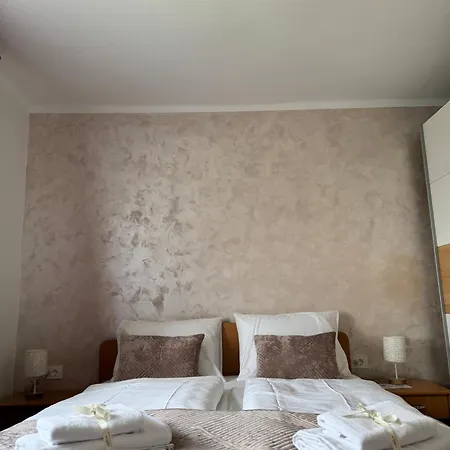 Mala Oaza Apartman *