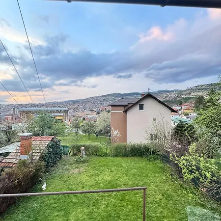 Mala Oaza アパート サラエヴォ